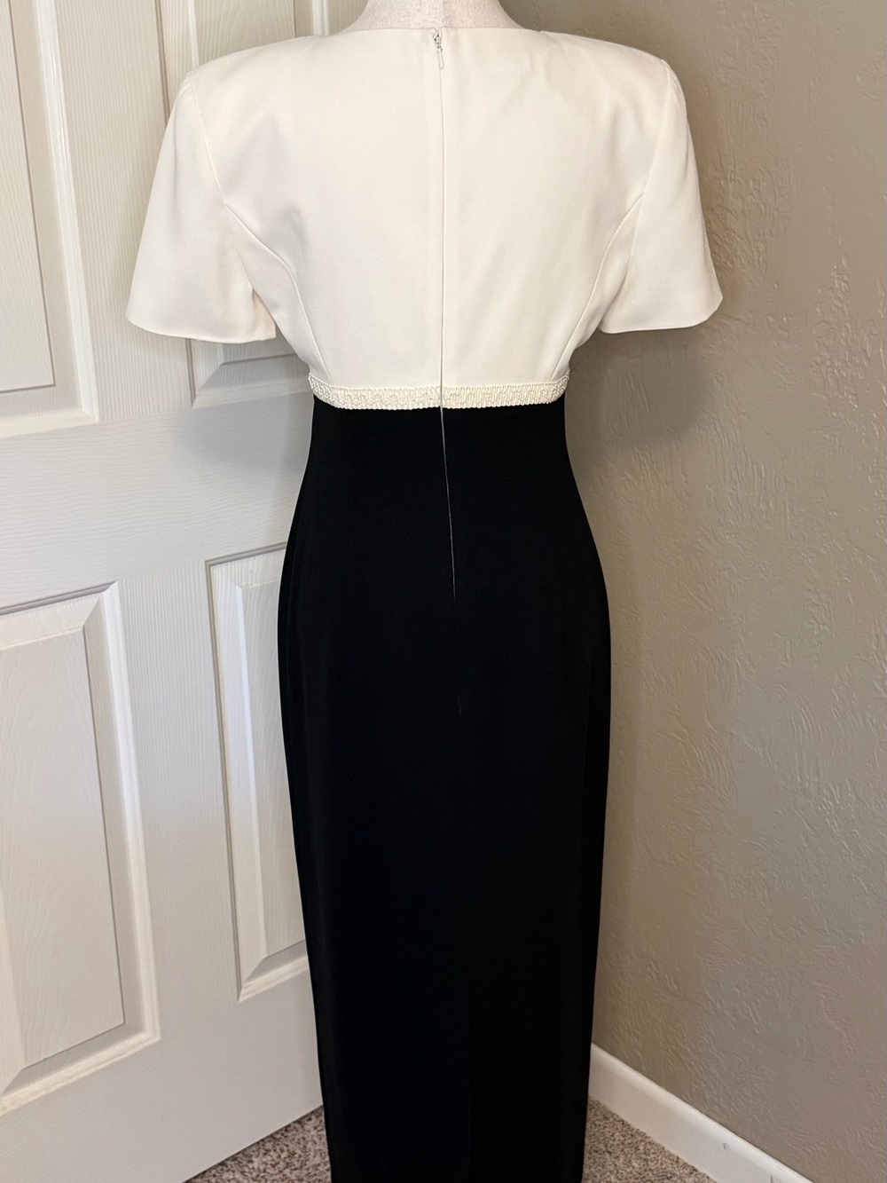 Vintage Talbots Black Ivory Colorblock Formal Maxi Column Dress Size 4 - Picture 5 of 17